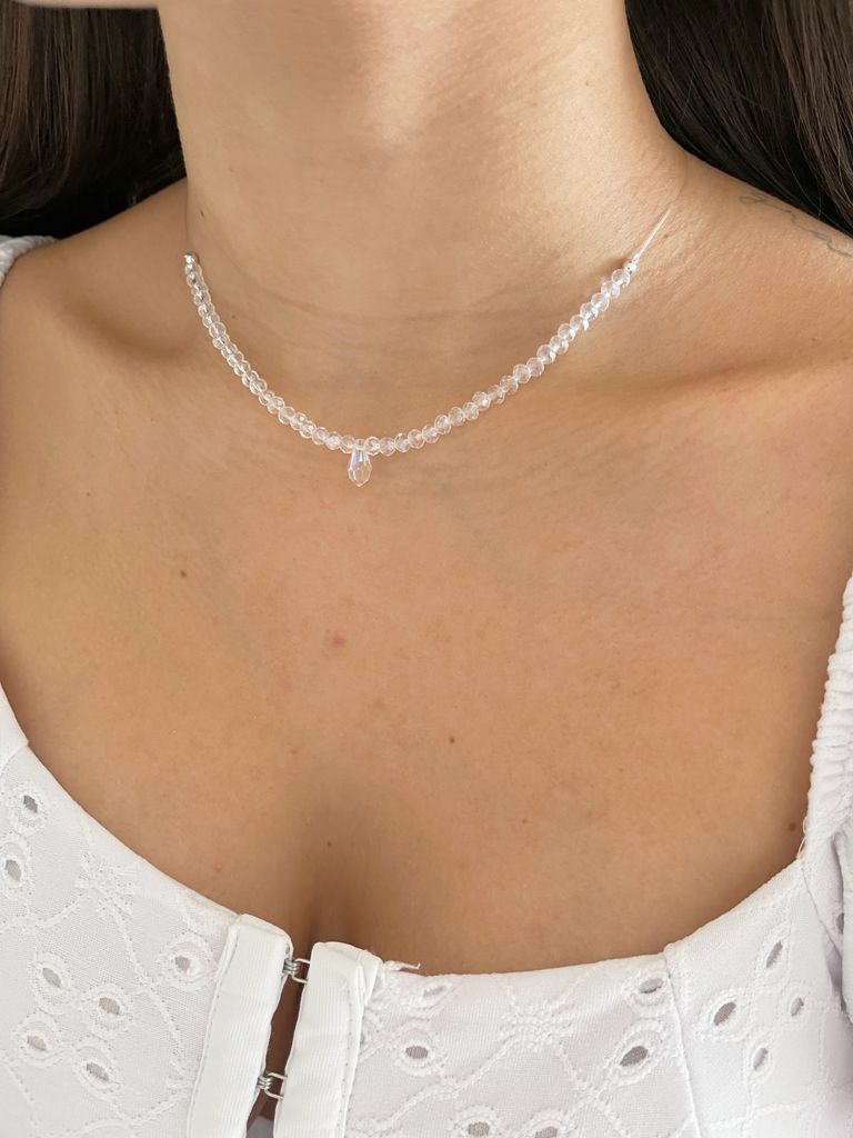 Chokers invisíveis e de Cristais